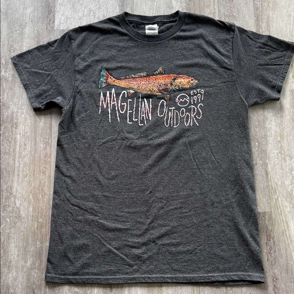 Magellan Outdoors men’s gray teeshirt